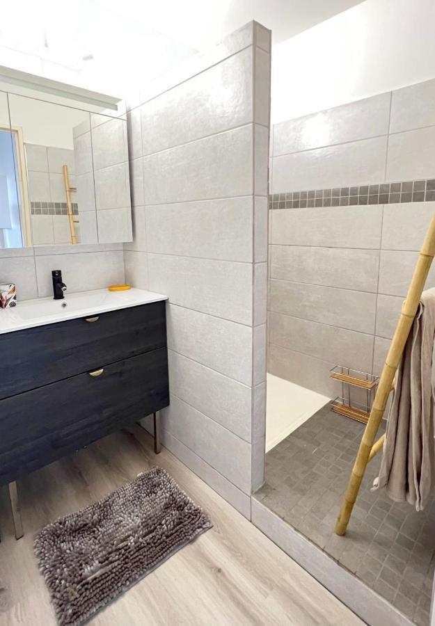 L'Eden Cocoon 3 Etoiles Proche Plage Saint Gilles Les Bains Exterior photo
